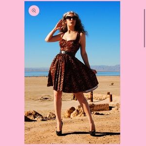 Vera Vintage 60's Swing dress in Leopard Print Cotton Sateen | Deadly Dames